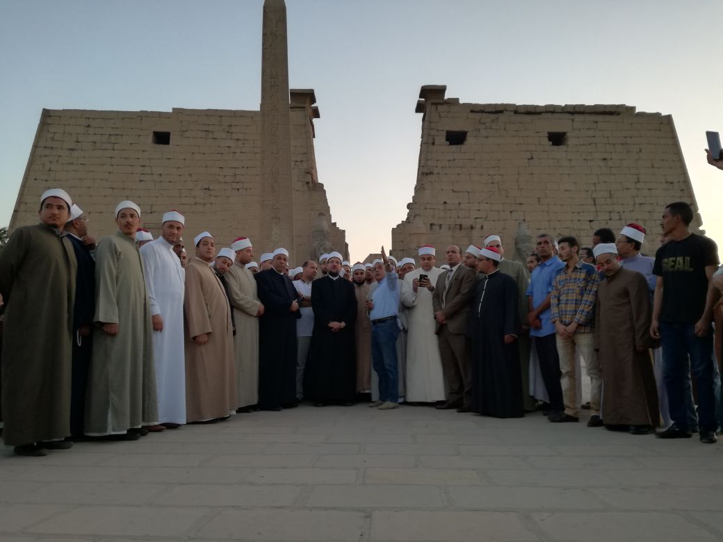 وزير الأوقاف يزور معبد الأقصر ومسجد أبو الحجاج الاقصرى (5)