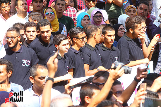 خالد عبد الغفار  يشهد أداء تحية العلم والنشيد الوطنى بجامعة القاهرة (16)