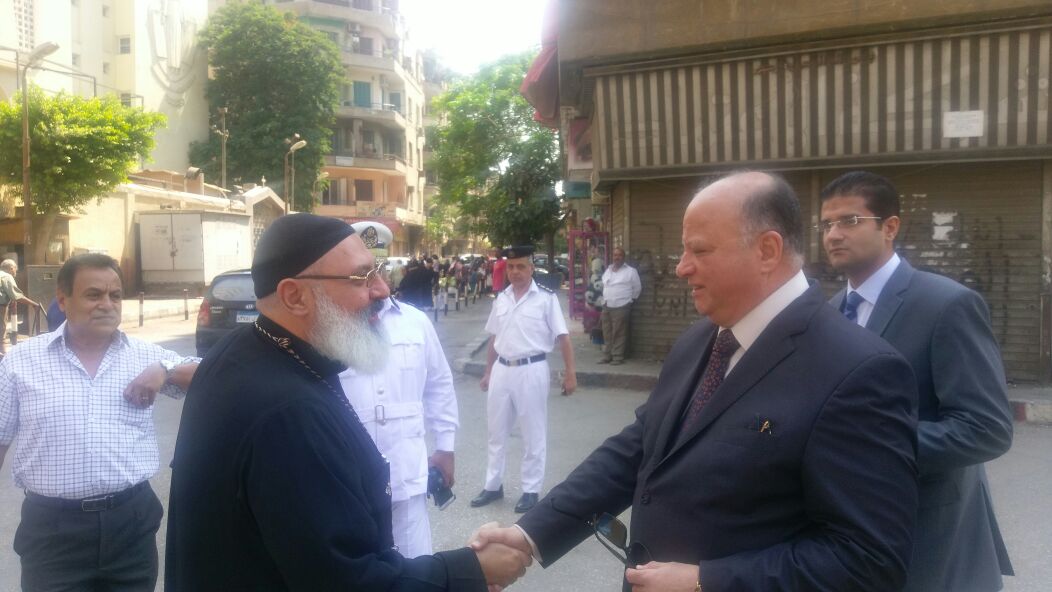 مدير امن القاهرة يتفقد تامين الكنائس (2)