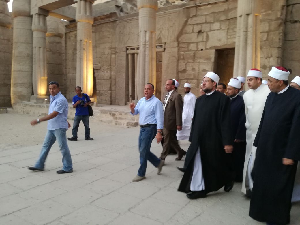 وزير الأوقاف يزور معبد الأقصر ومسجد أبو الحجاج الاقصرى (8)