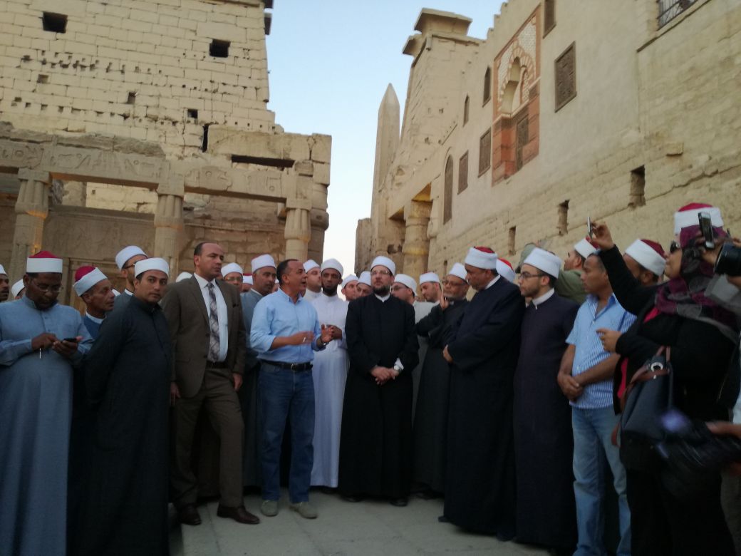 وزير الأوقاف يزور معبد الأقصر ومسجد أبو الحجاج الاقصرى (10)