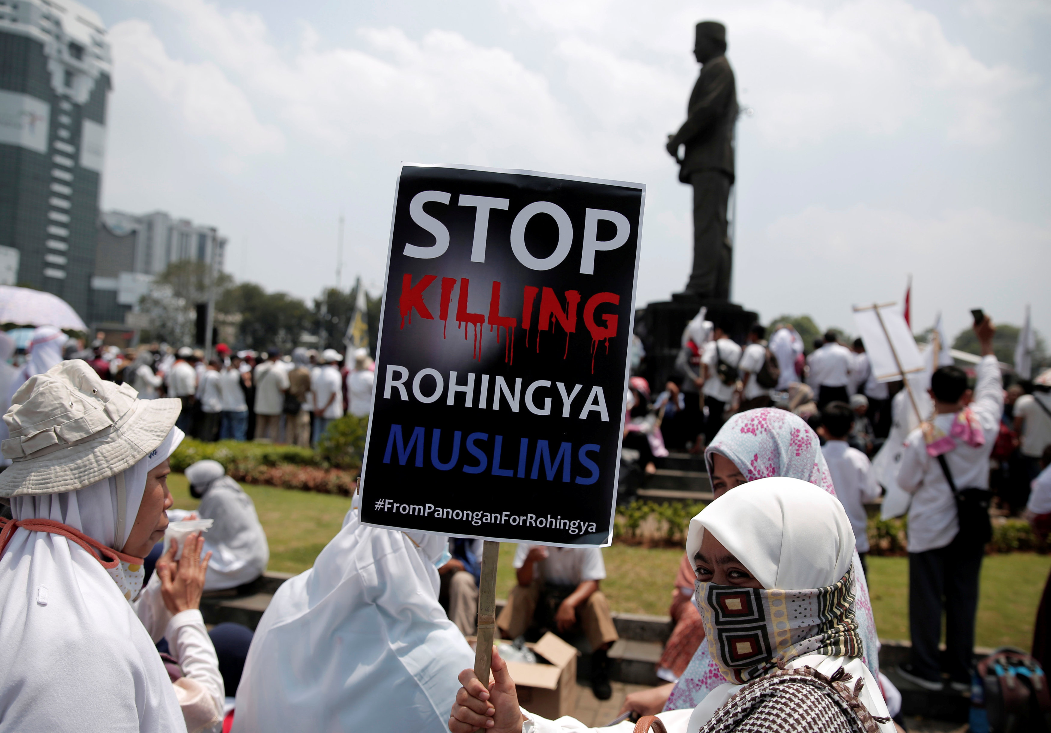 مظاهرة فى إندونيسيا للتضامن مع مسلمى الروهينجا