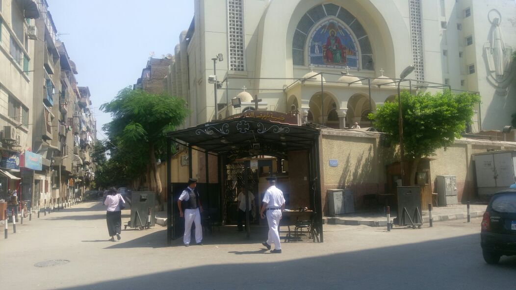 مدير امن القاهرة يتفقد تامين الكنائس (1)