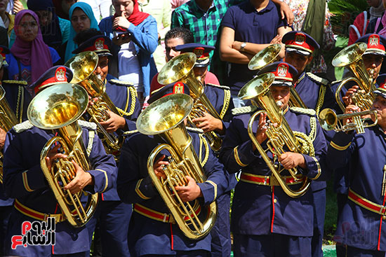 خالد عبد الغفار  يشهد أداء تحية العلم والنشيد الوطنى بجامعة القاهرة (14)