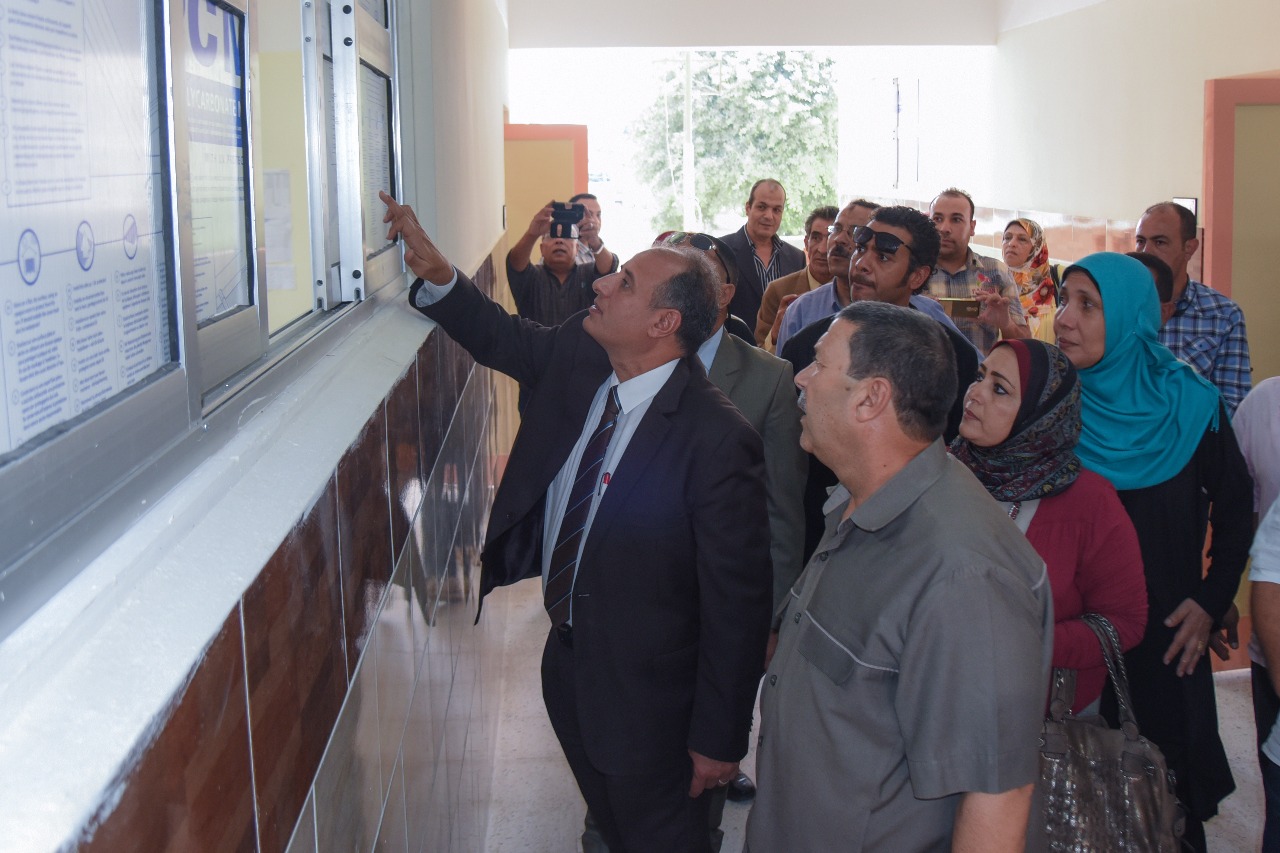 محافظ الإسكندرية يفتتح المبني الجديد بمدرسة ابن انس الرسمية الابتدائية لغات (1)