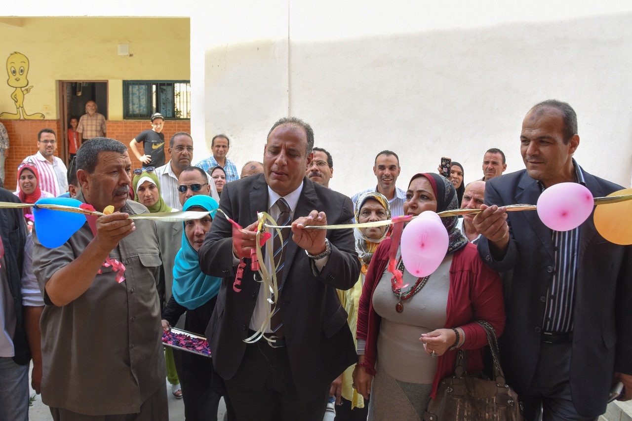 محافظ الإسكندرية يفتتح المبني الجديد بمدرسة ابن انس الرسمية الابتدائية لغات (2)
