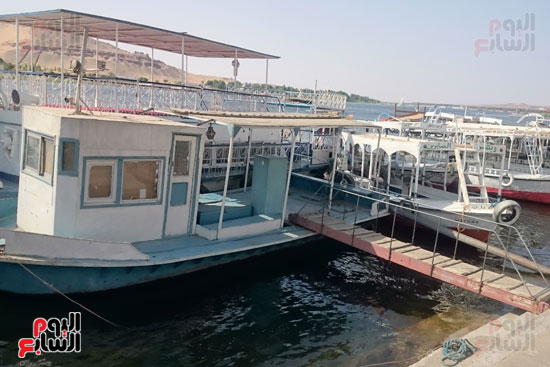 المراكب النيلية فى أسوان بعدما هجرها السياح