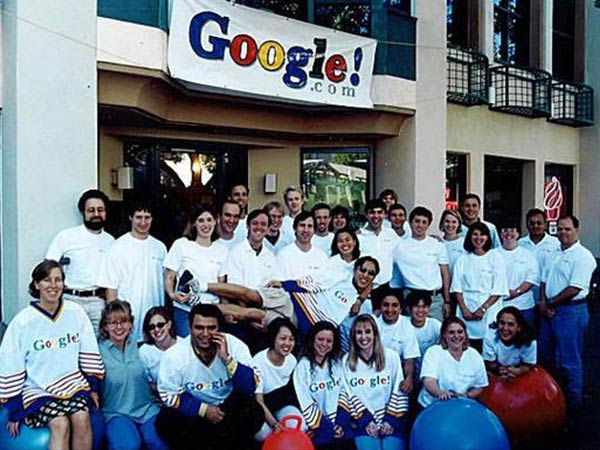 فريق عمل جوجل عام 1999