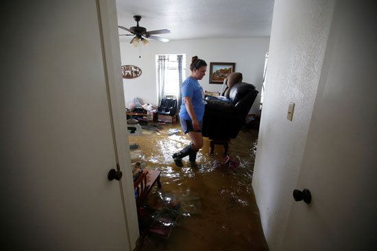 المياه تغمر منزل فى ولاية تكساس