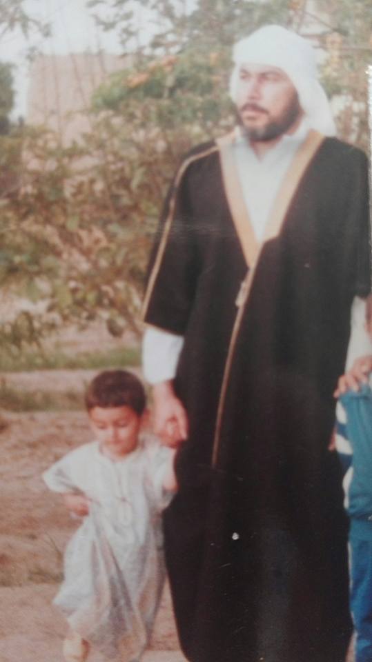 النقيب محمود منير مع والده فى طفولته