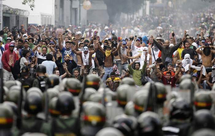 أعمال شغب بفنزويلا (3)