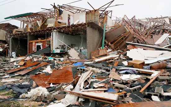 الإعصار هارفى يدمر منزل بولاية تكساس