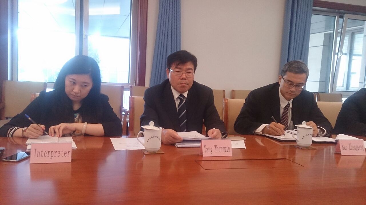 يانغ تشونغمن نائب رئيس العمليات فى شركة السكك الحديدية الصينية الحكومية (1)