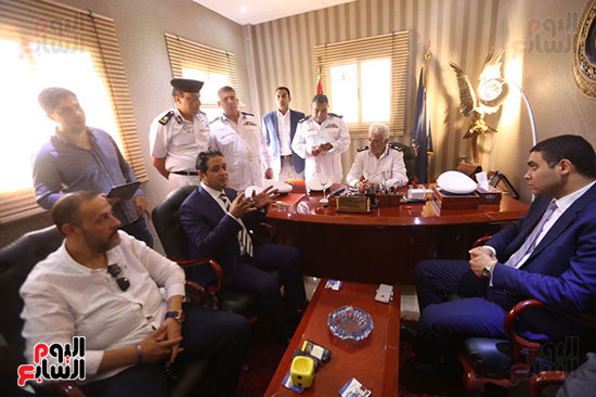 أعضاء البرلمان فى زيارة لقسم شرطة روض الفرج و الشرابية و عين شمس (12)