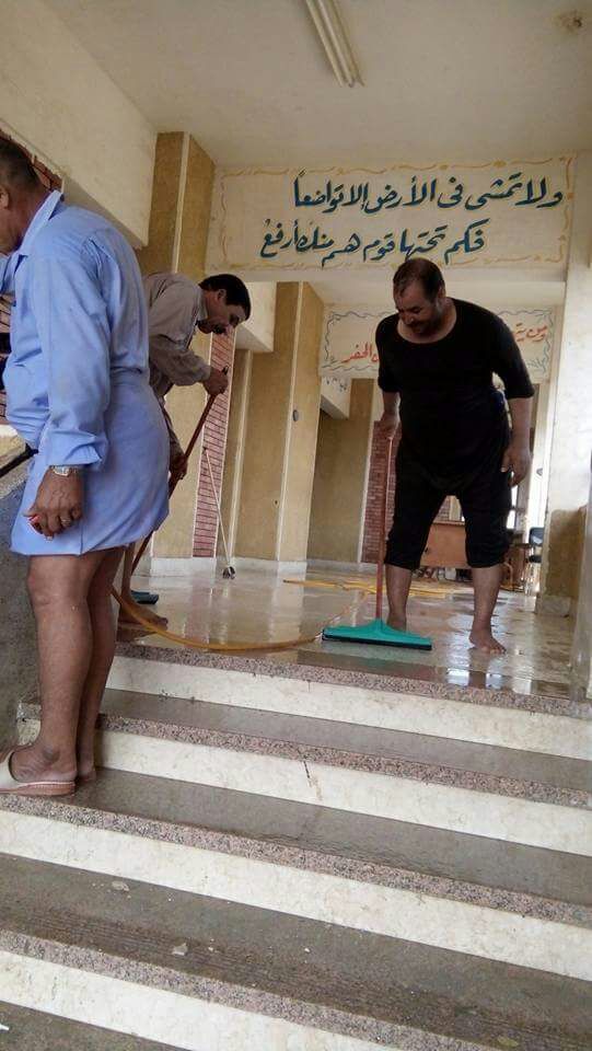 أهالى قرية ابو شميش بالشرقية ينظفون مدرستهم (3)