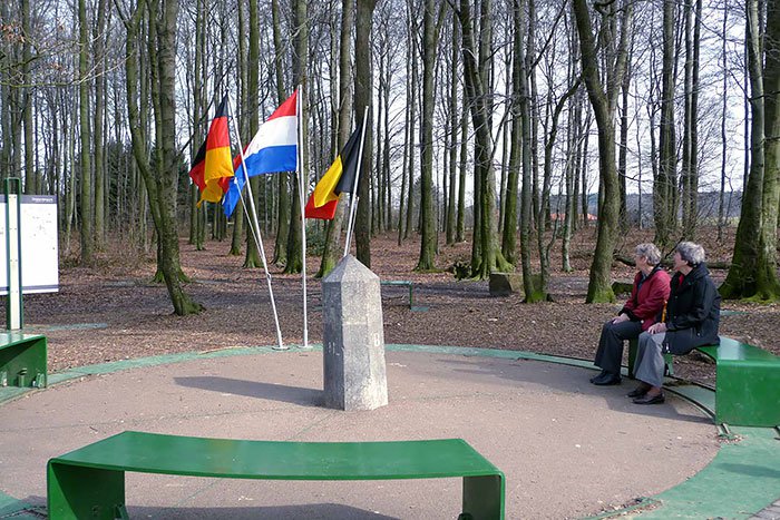 حدود  بلجيكا وهولندا وألمانيا