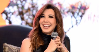 9- نانسى عجرم تحصد جائزة يوتيوب الذهبية بعد وصول قناتها إلى مليون متابع