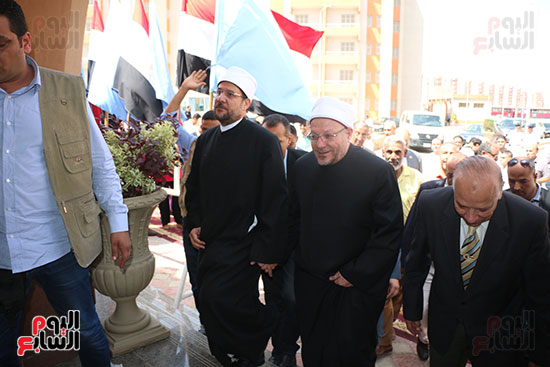 وزير الأوقاف ومحافظ القاهرة يفتتحان مسجد تحيا مصر بالأسمرات (6)