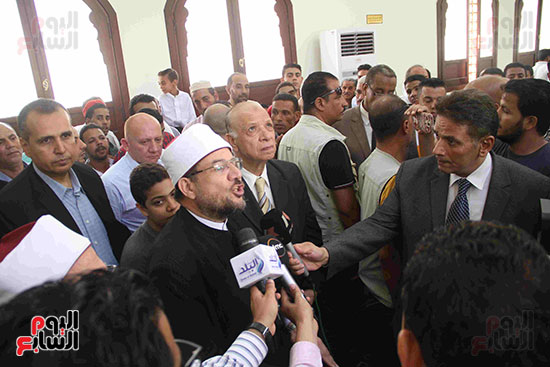 وزير الأوقاف ومحافظ القاهرة يفتتحان مسجد تحيا مصر بالأسمرات (27)