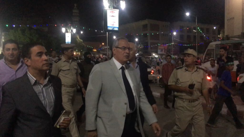 8-جانب من جولة مدير الأمن في ساحة مولد السيوطي