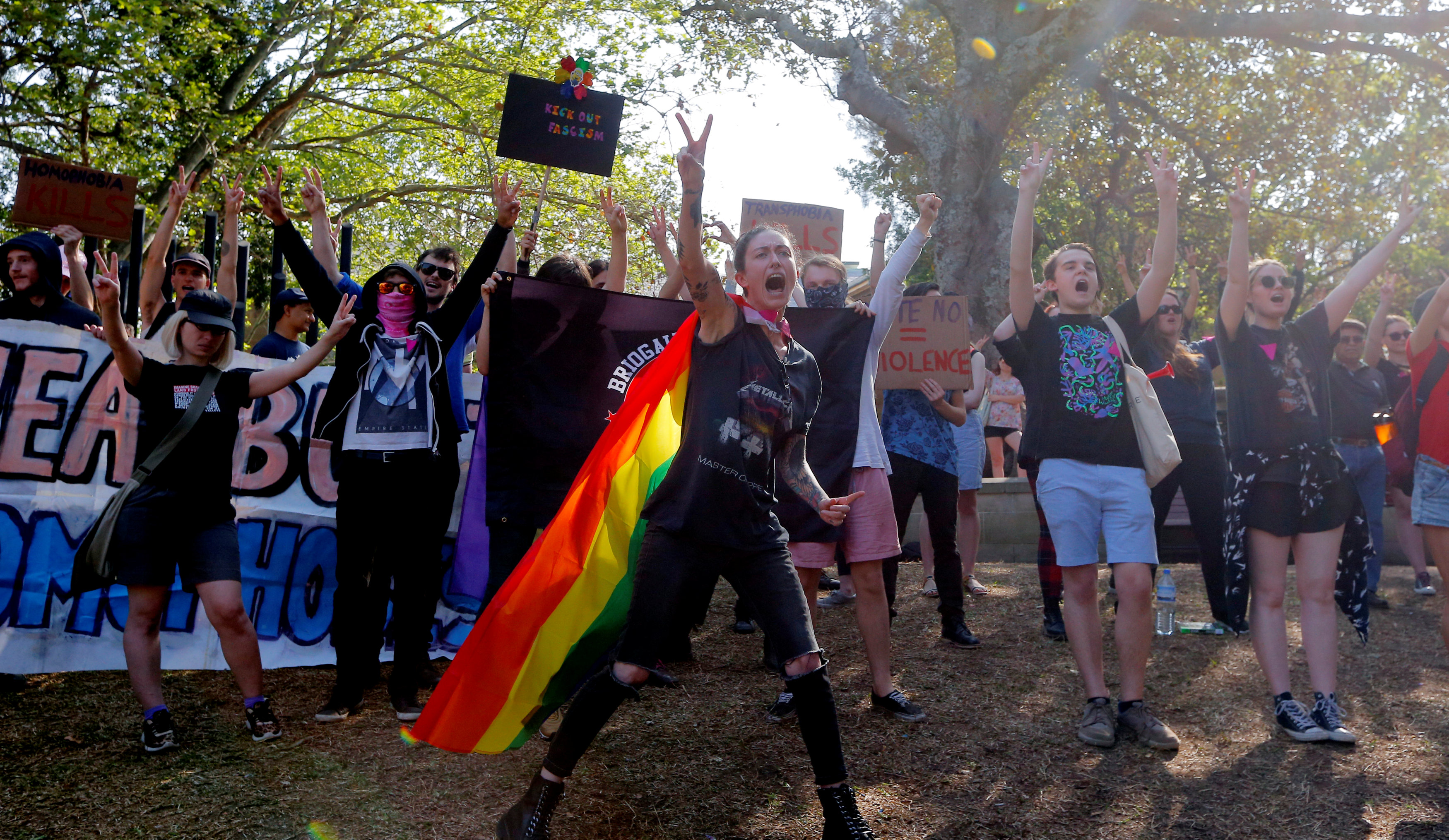 تظاهرات المؤيدين للمثليين