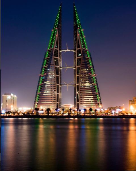 اللون الاخضر يزين مباني البحرين