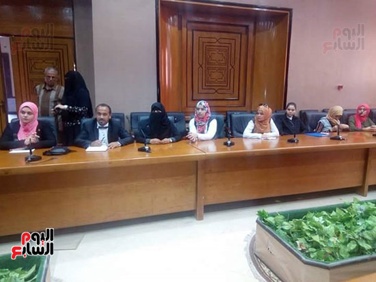 محافظ شمال سيناء يبحث مشاكل الشباب ومتطلباتهم بحوار مفتوح (1)