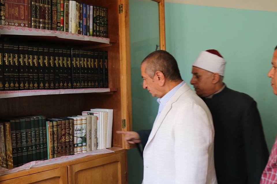محافظ كفر الشيخ يتابع المكتبة
