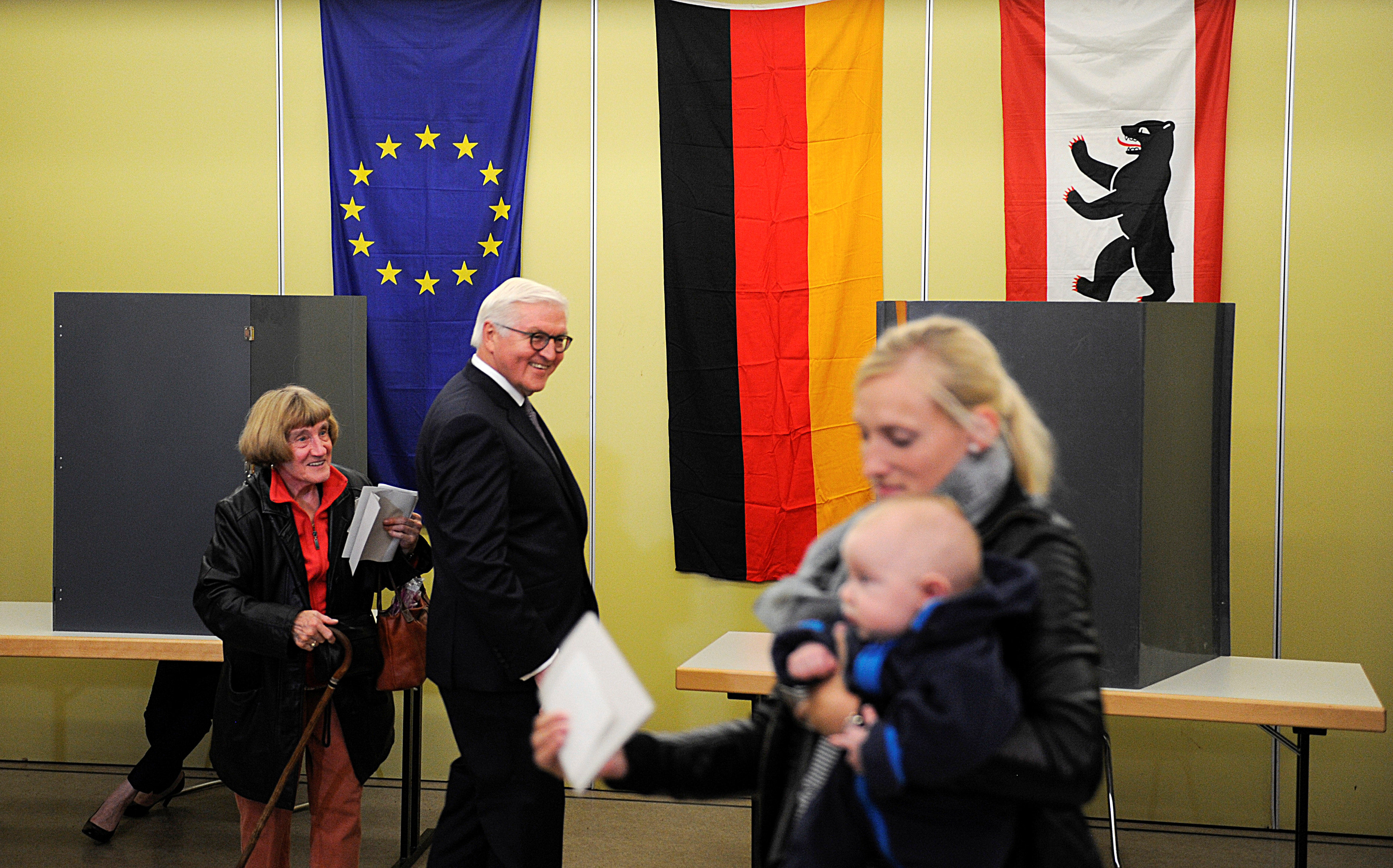 الرئيس الألمانى ينتهى من التصويت فى الانتخابات التشريعية