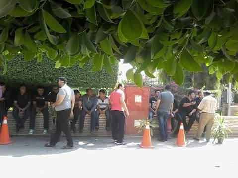 موظفى الأمن بجامعة بنها ينظمون وقفة احتجاجية للمطالبة بالتعيين (3)