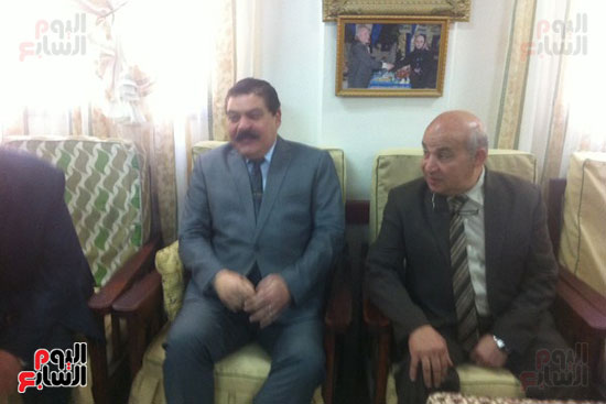 مدير-أمن-الغربية-يوزع-أدوات-مدرسية-(1)