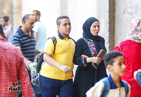 الحصة الأولى تحيا مصر.. التلاميذ يعودون لمقاعد الدراسة (3)