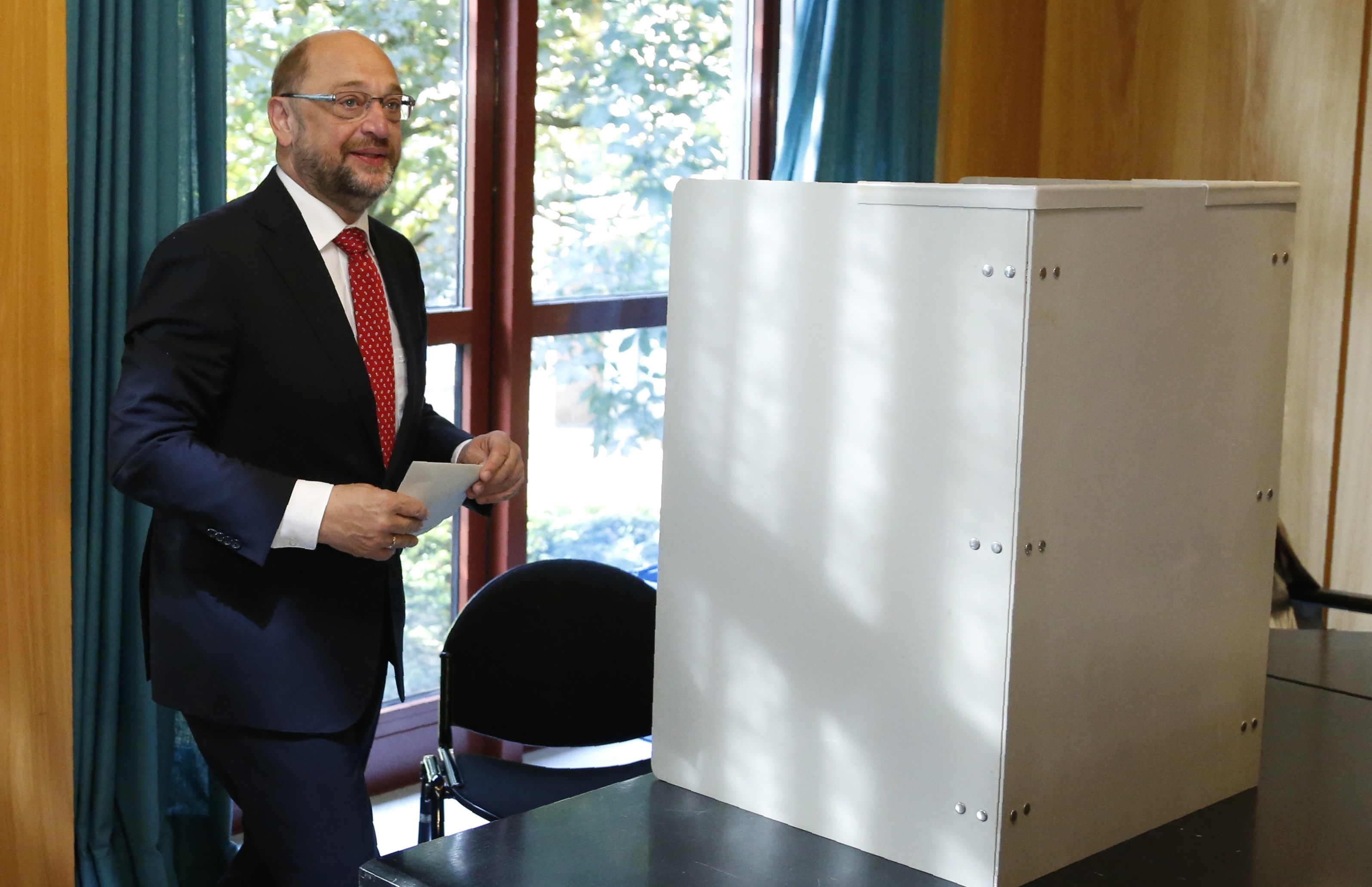 مارتن شولتز يدلى بصوته فى الانتخابات الألمانية