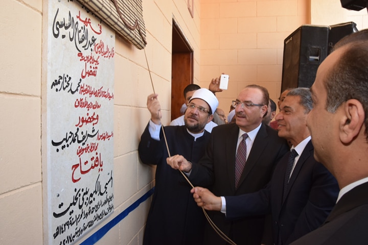 راعى كنيسة يشارك وزير الأوقاف افتتاح مسجد فى بنى سويف (7)