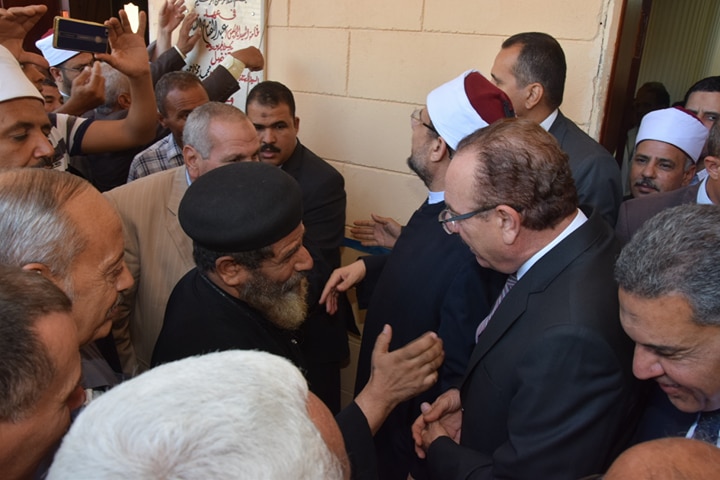 راعى كنيسة يشارك وزير الأوقاف افتتاح مسجد فى بنى سويف (3)
