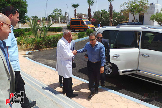وصول وزير الصحة لمستشفى أبو سمبل