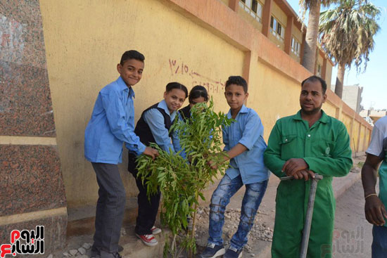 مبادرة-معاً-نستطيع-لزراعة-الأشجار-أمام-المدارس-(4)