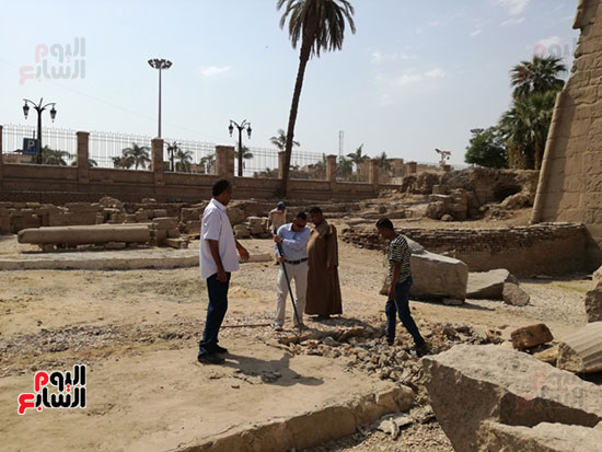 رئيس البعثة الاثرية المصرية يشارك في اعمال تجهيز التمثال