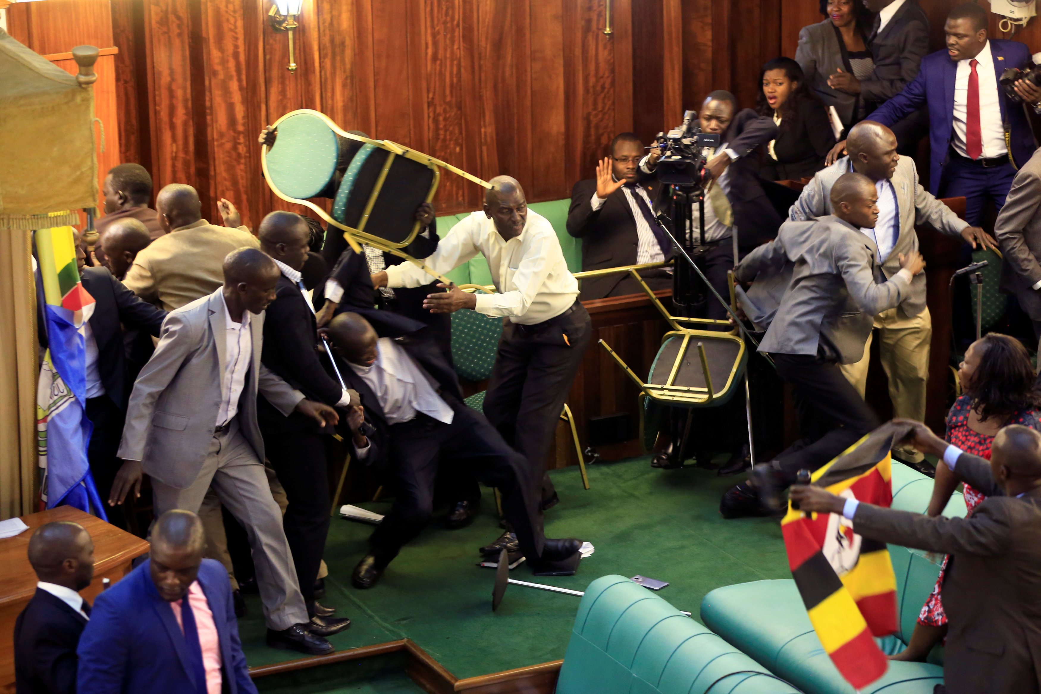 اشتباكات بالأيدى داخل البرلمان الأوغندى