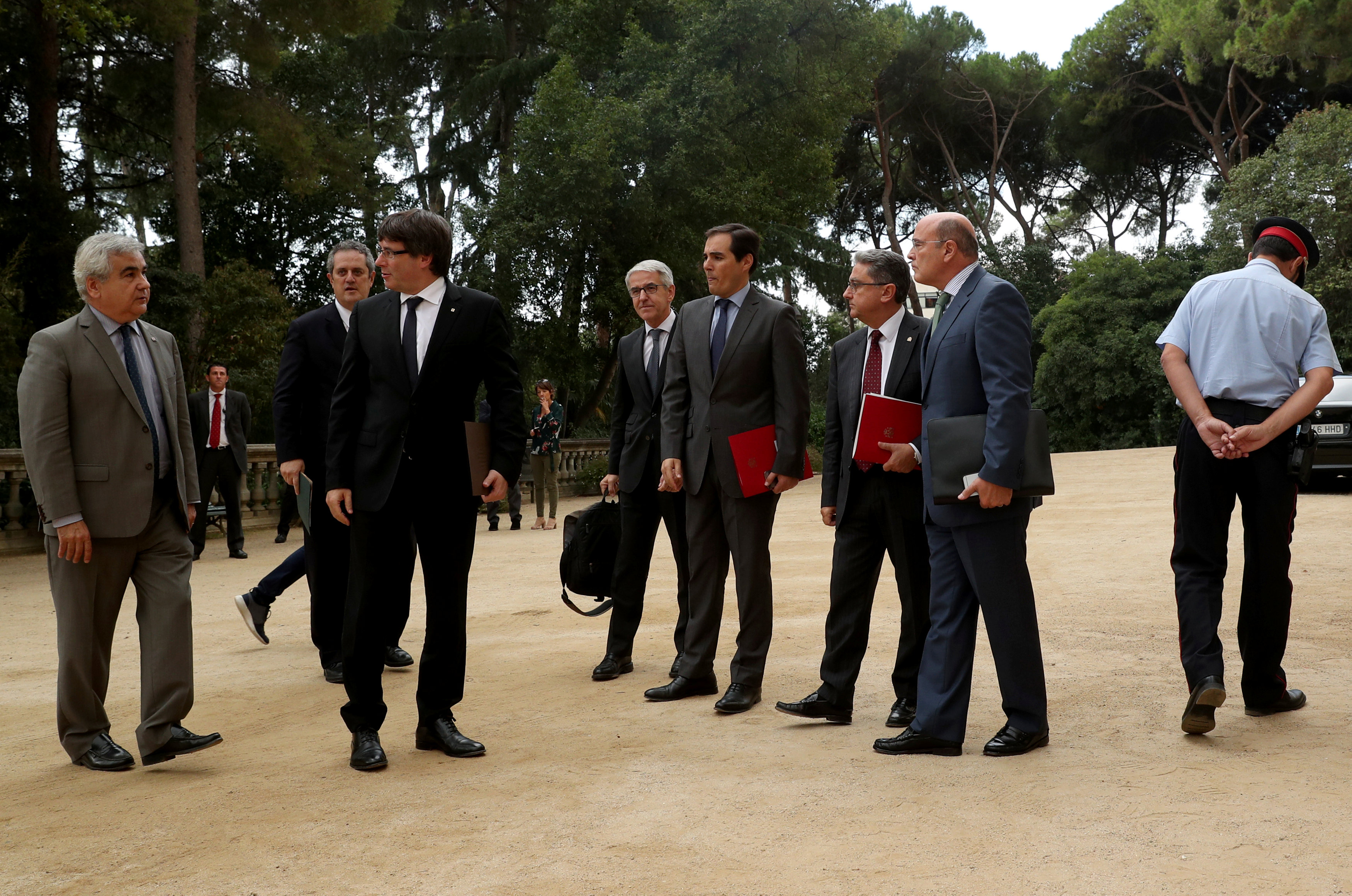 رئيس اقليم كتالونيا ووزير الداخلية الاقليمى يحضرون لاجتماع