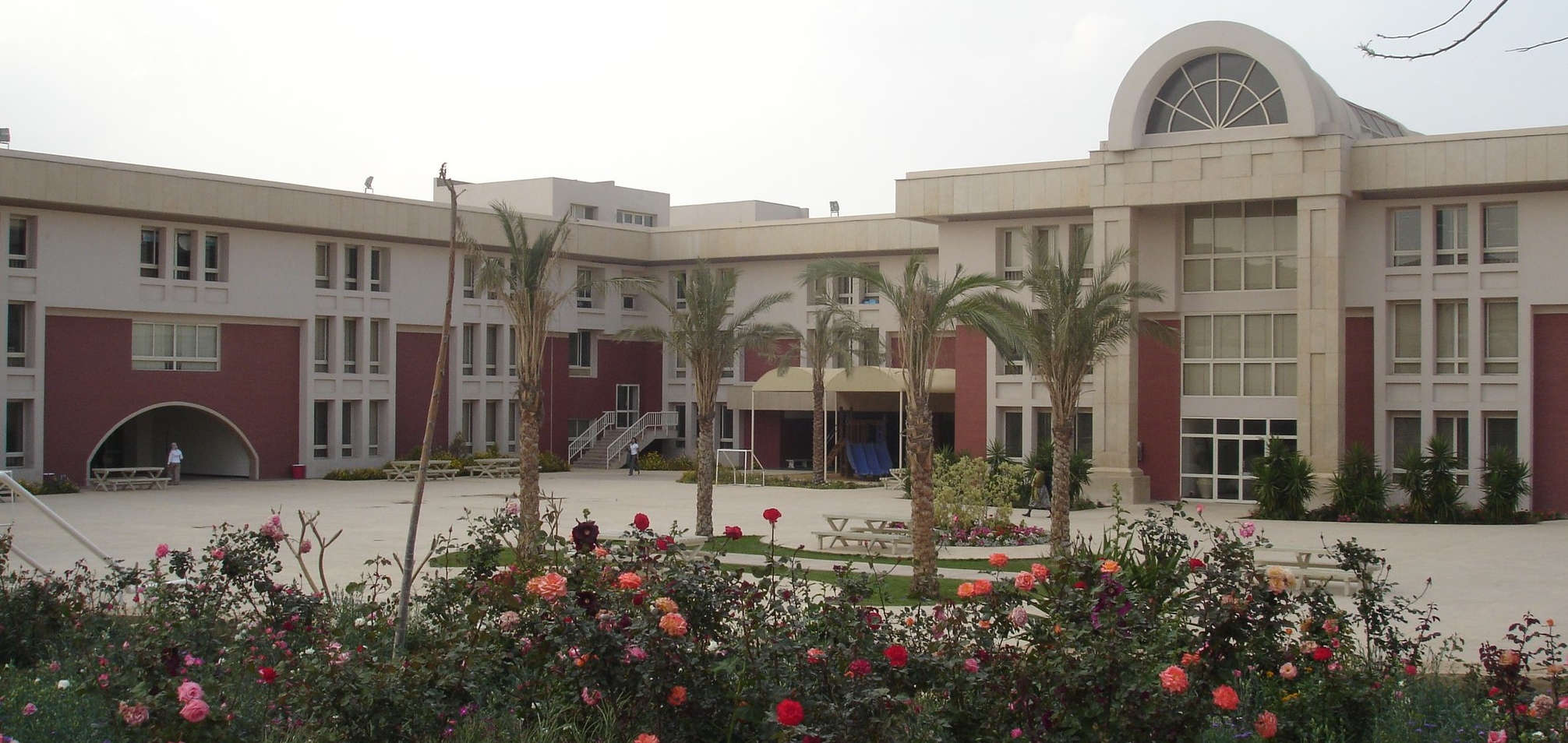مدارس امريكية بمصر