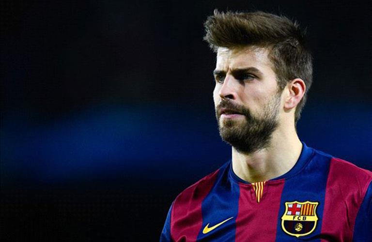 بيكيه مدافع برشلونة بيكيه مدافع برشلونة