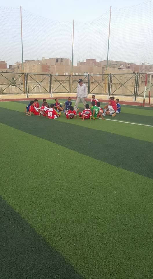 صورة 5 الملعب يخدم أطفال وشباب القرية