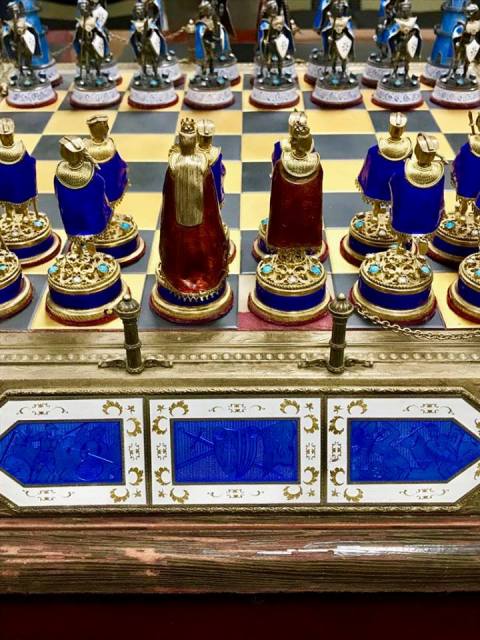 لعبة الشطرنج التى كان يملكها صدام حسين