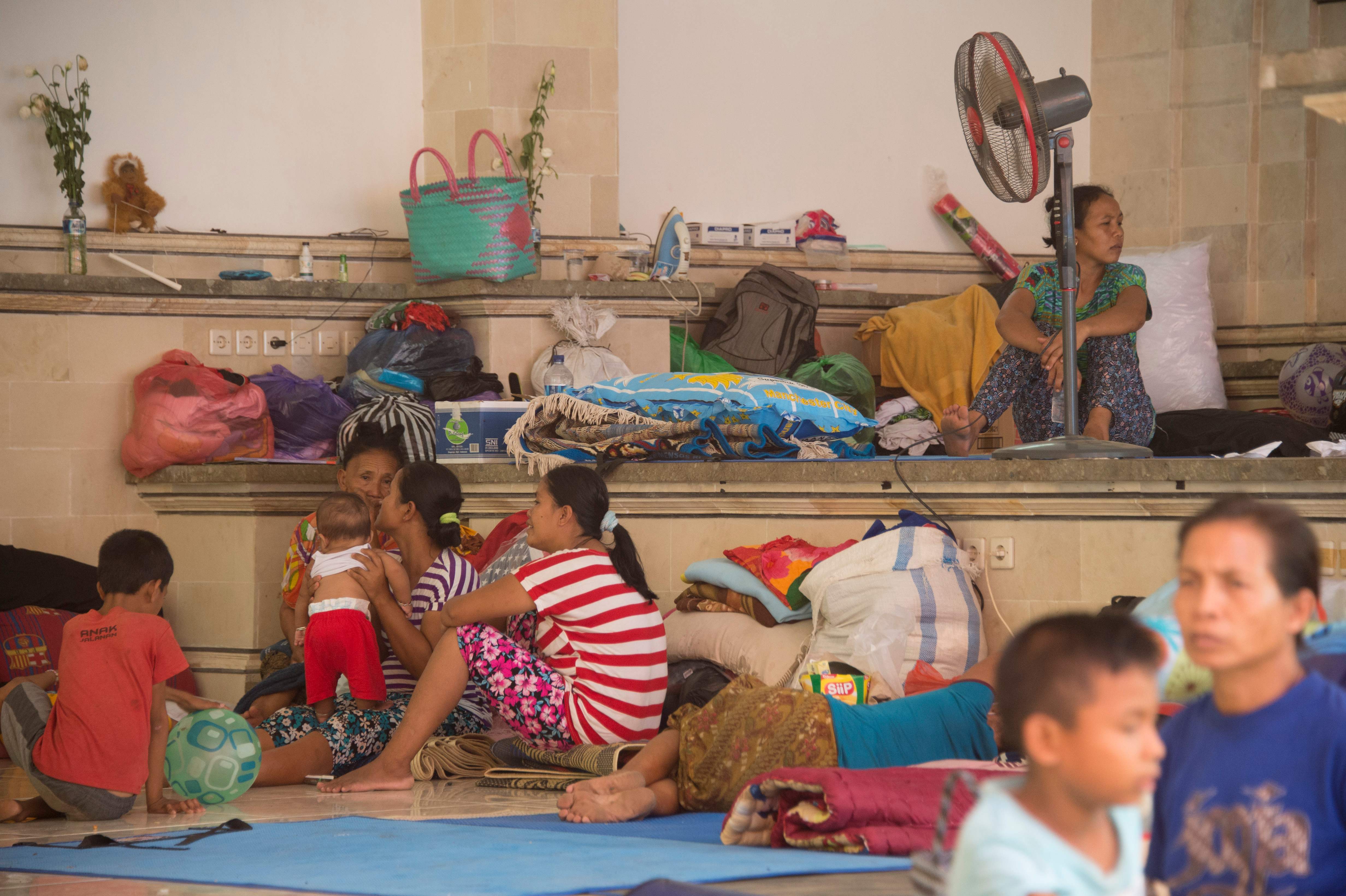أطفال داخل مركز إيواء فى إندونيسيا