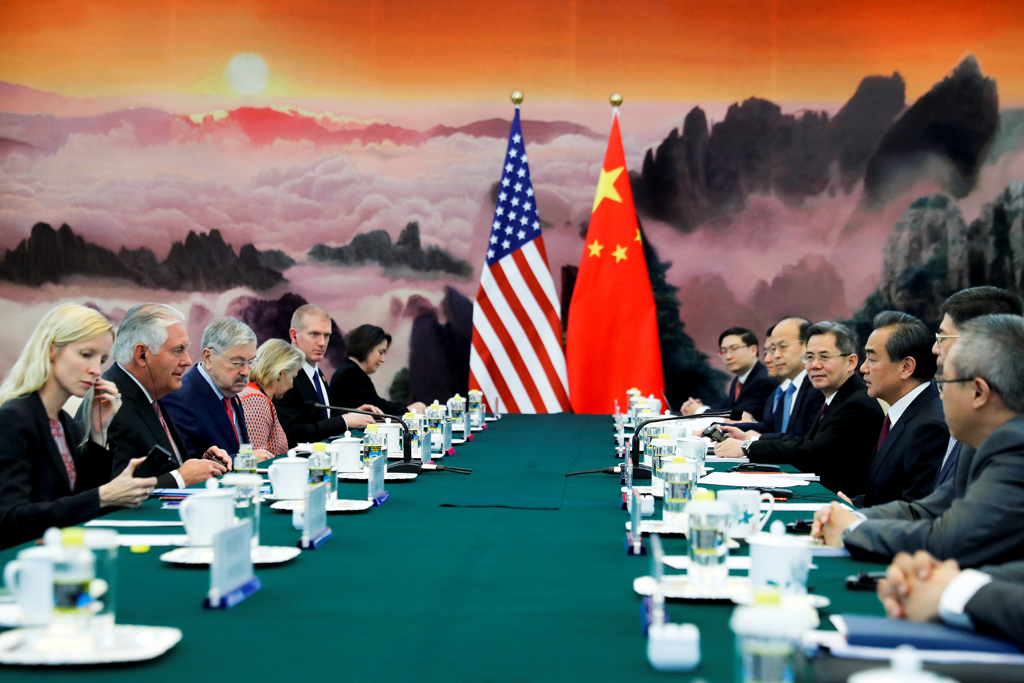 ريكس تليرسون وزير الخارجية الأمريكى ونظيره الصينى