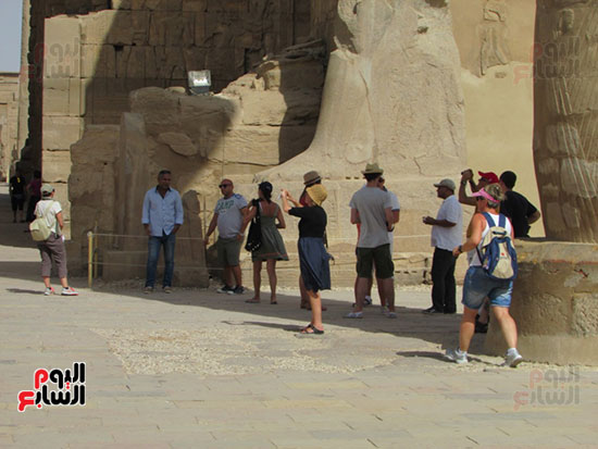 استمتاع السياح بالحضارة الفرعونية خلال العيد