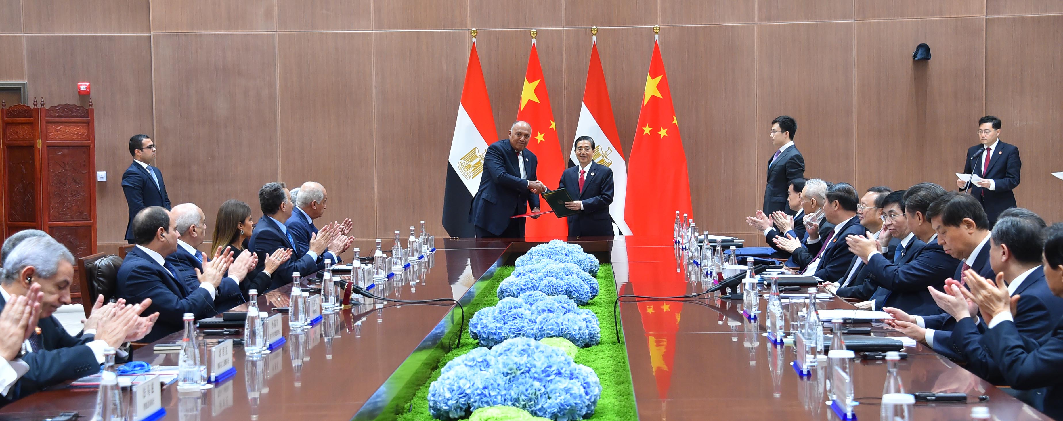 السيسي يلتقى رئيسى الصين وجنوب أفريقيا ورئيس وزراء الهند على هامش بريكس (4)