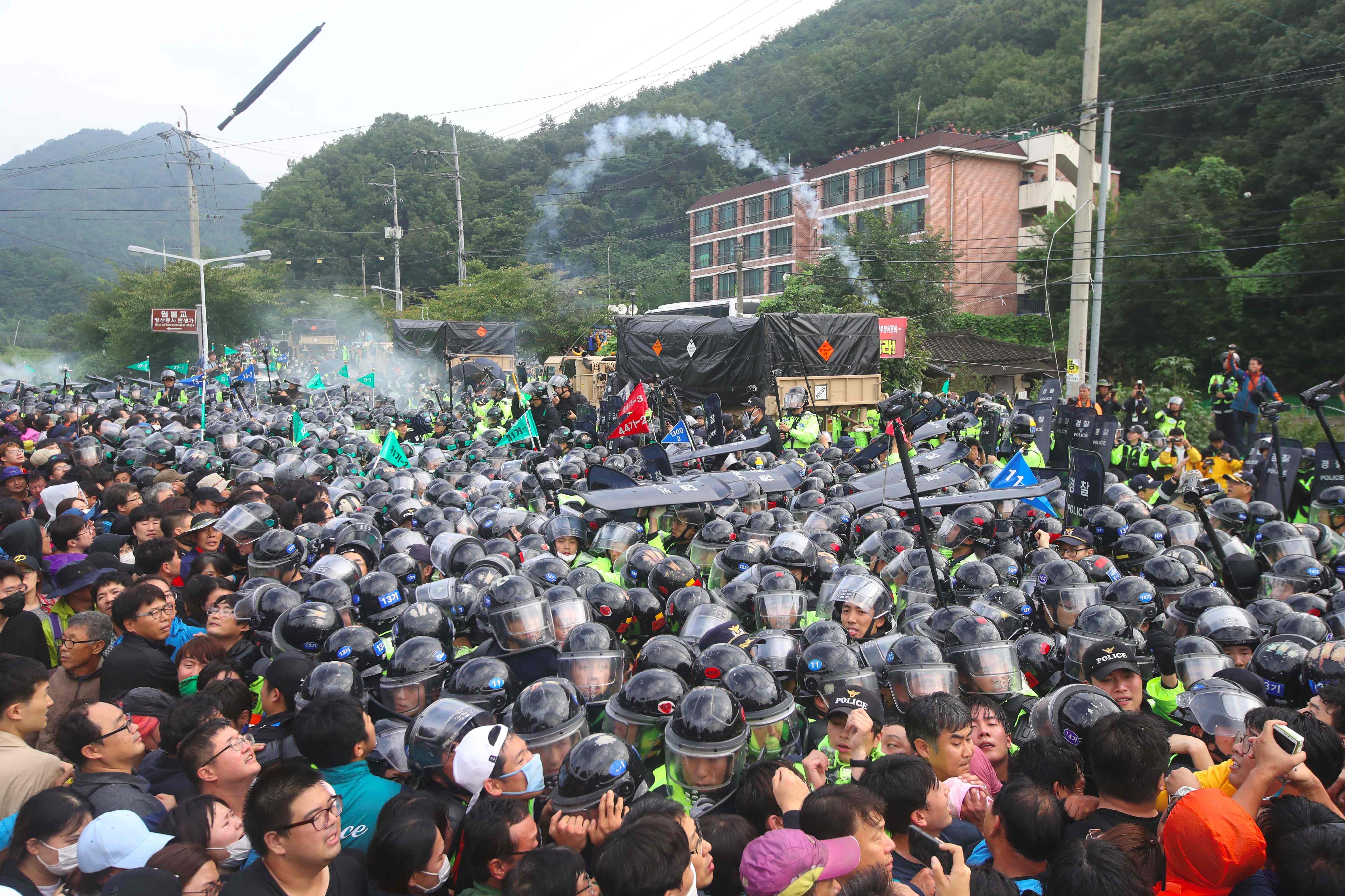احتجاجات فى كوريا الجنوبية ضد منظومة ثاد الأمريكية
