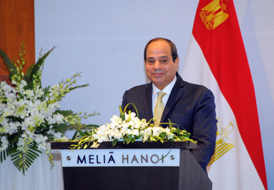 الرئيس السيسى في منتدى الأعمال المصرى الفيتنامى (3)